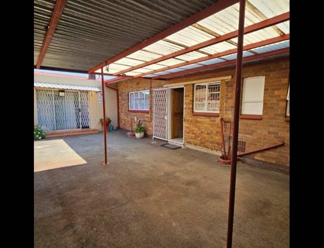 4 BEDROOM HOUSE FOR SALE IN VANDERBIJLPARK SE 1